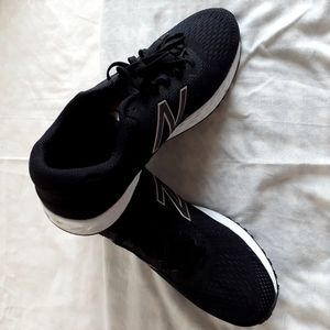 Skechers  women new balanc3le